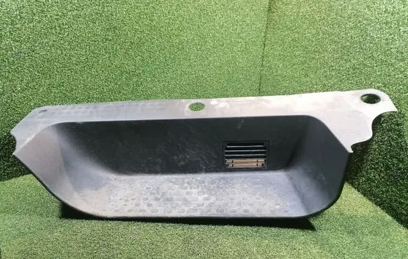 Opel Vivaro Front sill trim cover 768510190R