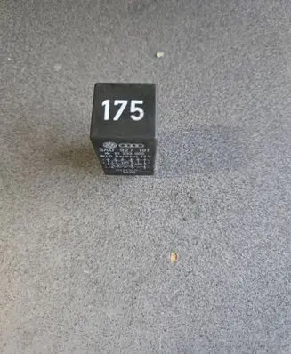 Volkswagen Transporter - Caravelle T4 Other relay 3A0927181 61233005