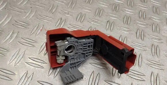 Toyota Prius+ (ZVW40) Battery relay fuse 