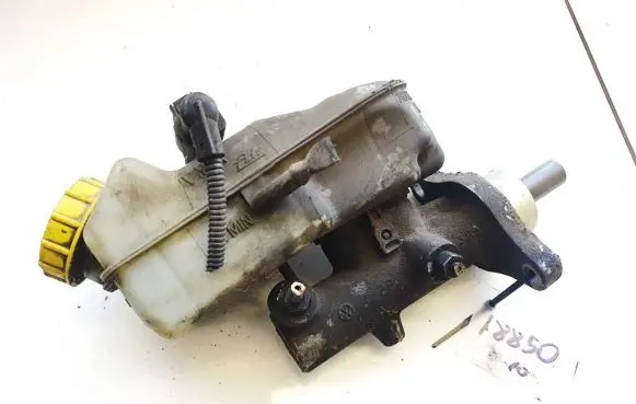 Master brake cylinder