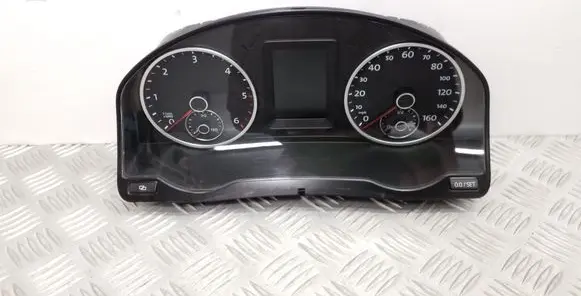 Volkswagen Tiguan Speedometer (instrument cluster) 5N0920971E