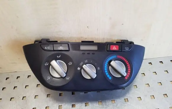 Toyota RAV 4 (XA20) Climate control unit 5590042140