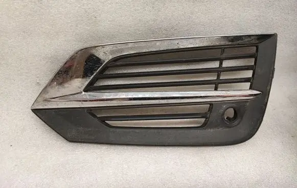 Volvo XC60 Front bumper lower grill 31449215
