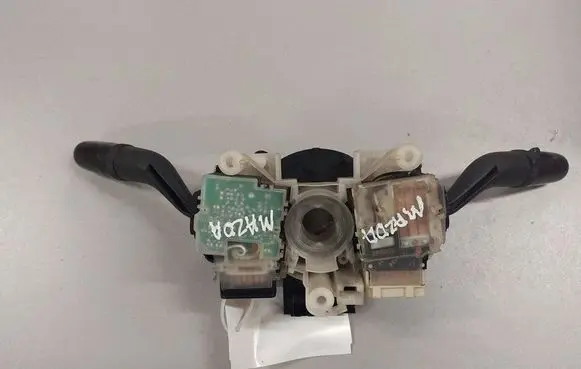 Mazda 6 Wiper turn signal indicator stalk/switch 17D254 17D325