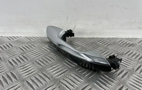 Mercedes-Benz C W205 Front door exterior handle