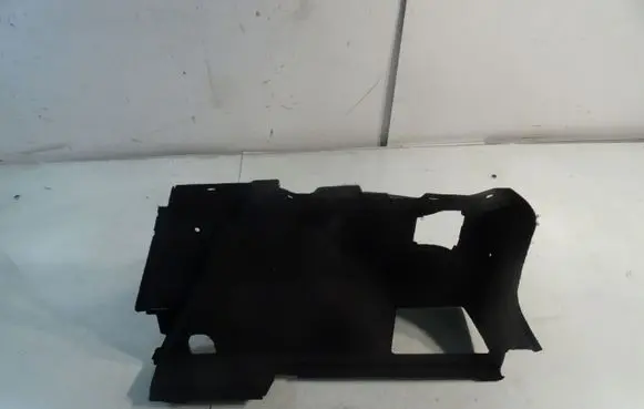 Trunk/boot lower side trim panel