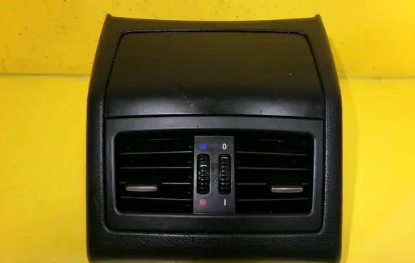BMW 3 E90 E91 Rear air vent grill 51167132381