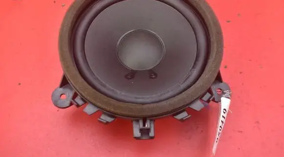 Volvo S60 Subwoofer speaker 30657445