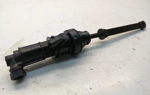 Clutch slave cylinder