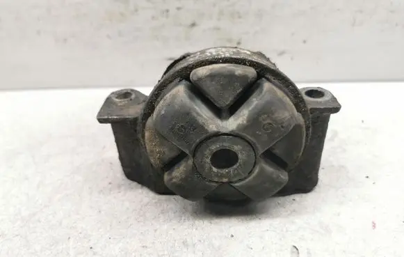 Audi 80 90 S2 B4 Gearbox mount 893399