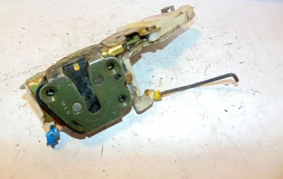 Nissan Almera Front door lock 8050379974 8055389918
