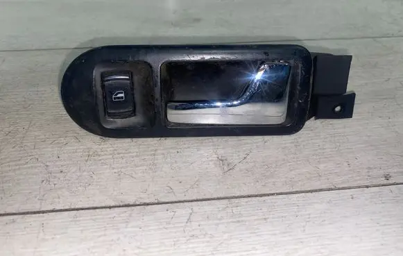 Volkswagen PASSAT B5 Front door interior handle 3B1837114 PA6GF25