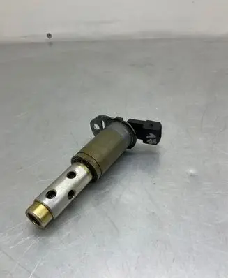 BMW 5 E60 E61 Camshaft vanos timing valve 7516293