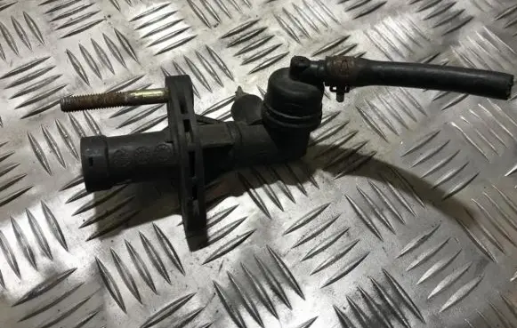 KIA Clarus Clutch master cylinder