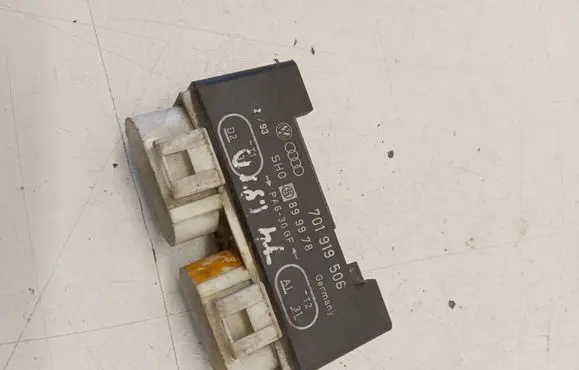 Volkswagen Transporter - Caravelle T4 Coolant fan relay 701919506 899978