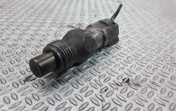 Volvo S40, V40 Fuel injector LDC009R01A