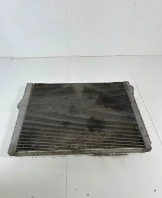 BMW 7 F01 F02 F03 F04 Coolant radiator 7570093