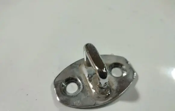 Volkswagen PASSAT B5 Rear door lock loop/hook striker 