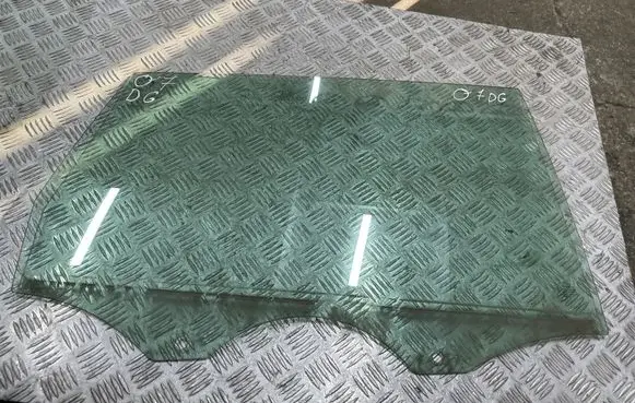 Audi Q7 4L Rear door window glass 