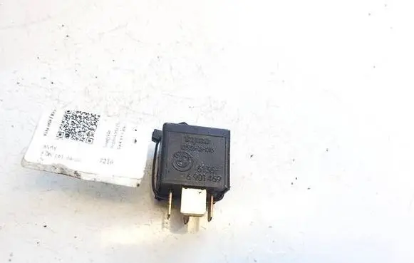 BMW 5 E60 E61 Other relay 61366901469 V23136J6X48