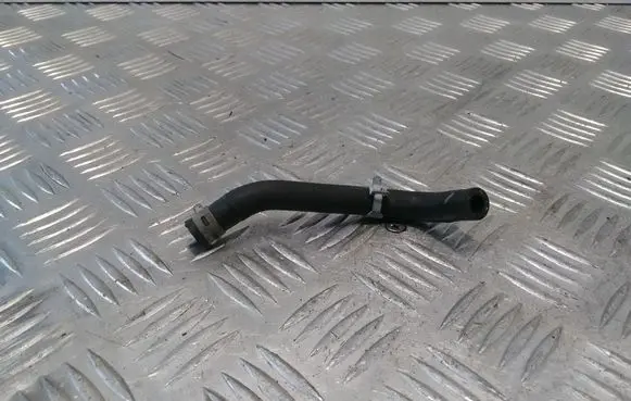 Volkswagen PASSAT B8 Engine coolant pipe/hose