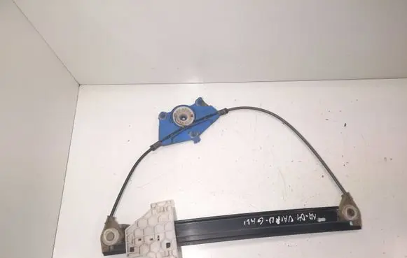 Rear door manual window regulator