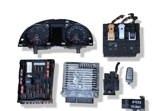 Volkswagen PASSAT B7 Engine ECU kit and lock set 5WP42902AA 03L907425C