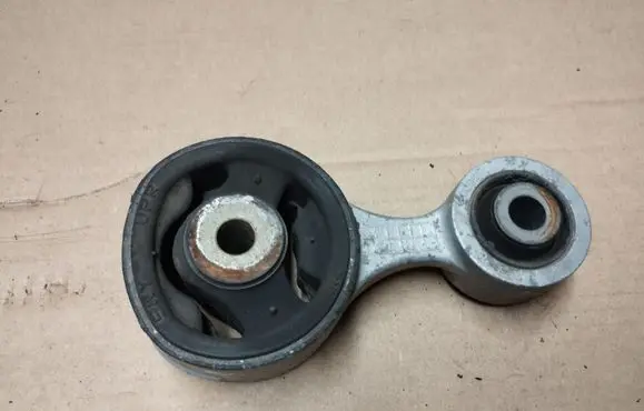 Engine mount bracket