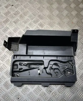 BMW 3 E90 E91 Tool set 17491511 7141859