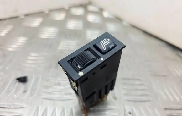 BMW 5 E39 Seat heating switch 8352259 61318352259