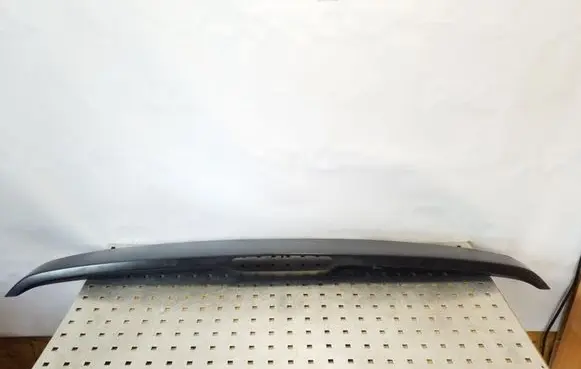 Chrysler 300 - 300C Tailgate/trunk upper cover trim 
