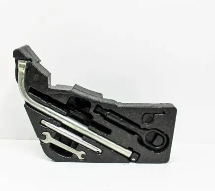 Audi Q7 4L Tool set 4L0012113E