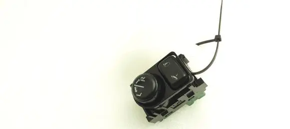 Nissan Qashqai+2 Wing mirror switch
