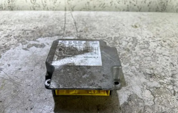 Volkswagen Golf V Airbag control unit/module 1T0909605 05H21S12 5WK43150