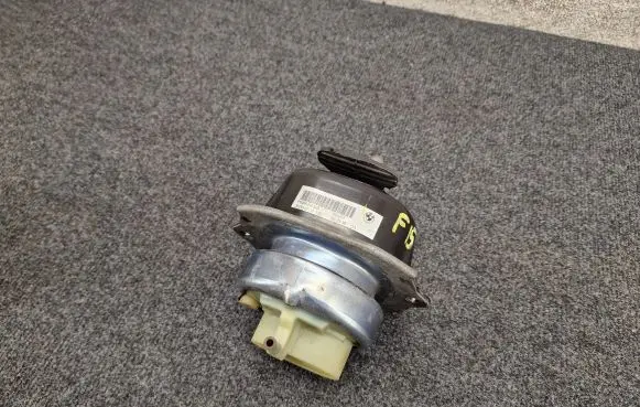BMW X5 F15 Engine mount bracket 6853103