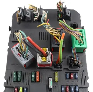 Peugeot 206 Fuse module 9652474780 S118085220C BSIE0200