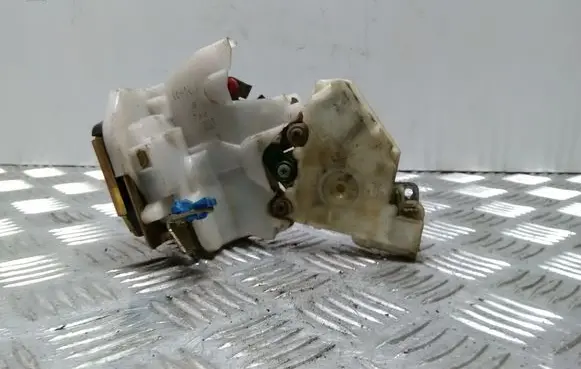 Subaru Impreza II Rear door lock 61100FE040