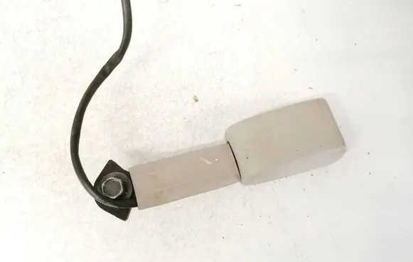 Nissan Quest Front seatbelt buckle