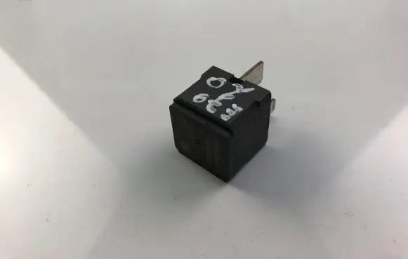 Opel Insignia A Other relay 13500120