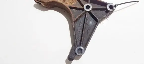 Opel Zafira A Engine mounting bracket 24403861 1340623