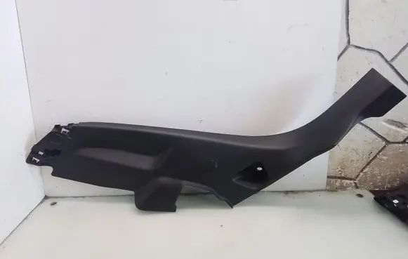 Foot area side trim