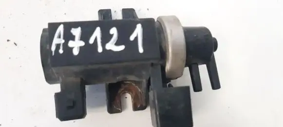 BMW 5 E39 Turbo solenoid valve 72279600 2247906