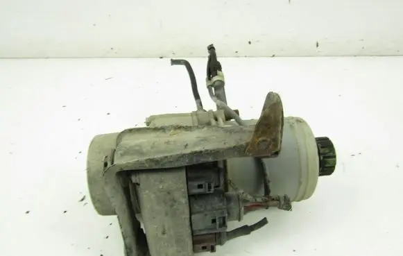 Skoda Fabia Mk1 (6Y) Power steering pump 