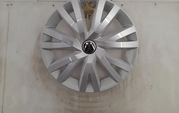 Audi A4 S4 B8 8K R16 wheel hub/cap/trim 5G0601147B