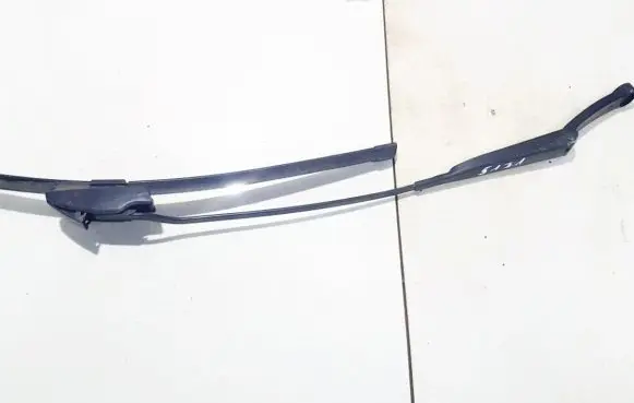 Audi A4 S4 B5 8D Front wiper blade arm 8d1955408