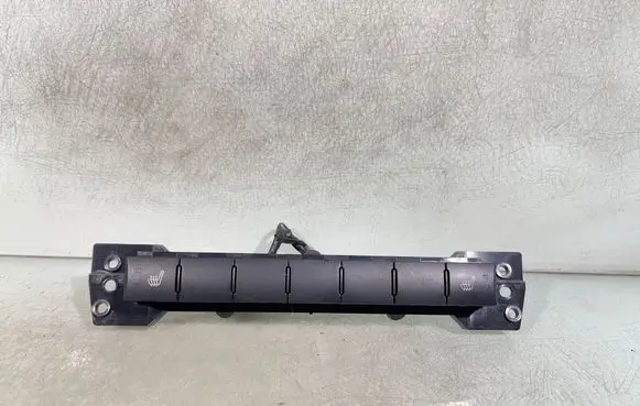 Jeep Grand Cherokee (WK) Seat heating switch P04602840ac 033880101