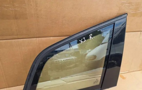 BMW X3 E83 Rear side window