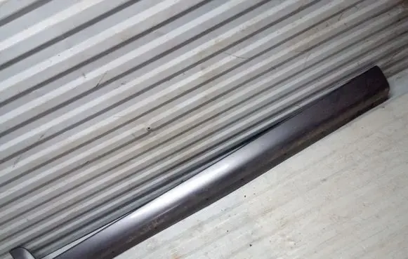 Chrysler Sebring (ST-22 - JR) Sill MR574245