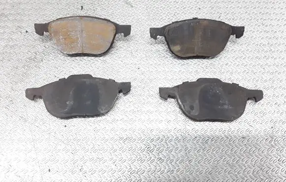 Volvo V50 Brake pads (front) 