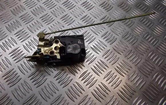 Chevrolet Lacetti Front door lock